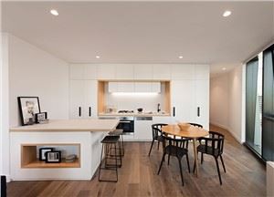 Monterade Köksskåp